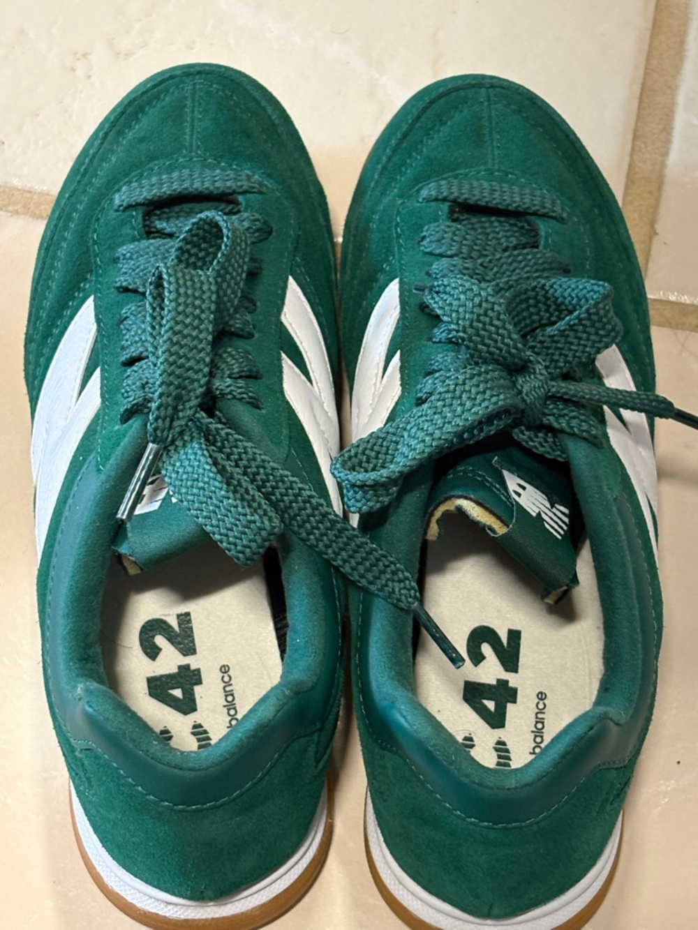Super RARE New Balance Womens Green Suede Athletic Sneakers with White Accent - Picture 6 of 8